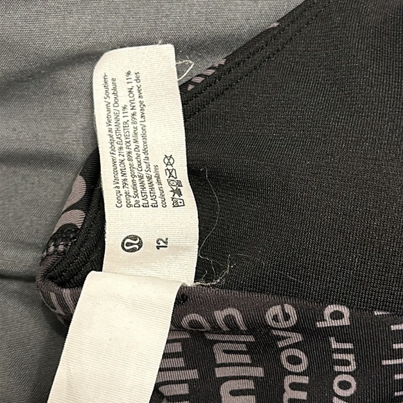 Lululemon sports bra size 12 - Picture 3 of 3
